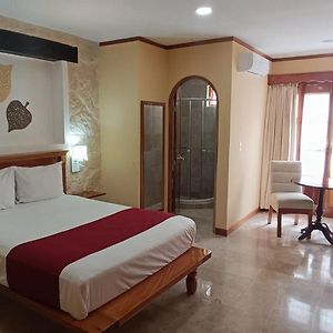 Deluxe King Suite