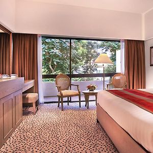 Deluxe Connecting Room