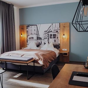 Medium Room