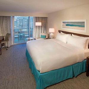 King Room Bath Tub Mobility or Hearing Accessible