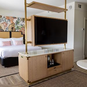 One-Bedroom King Suite