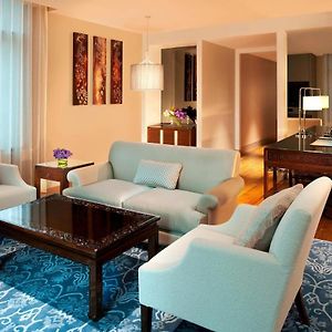 Grand One-Bedroom Upper Floors Junior Suite
