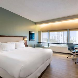 Upper Floors King Room