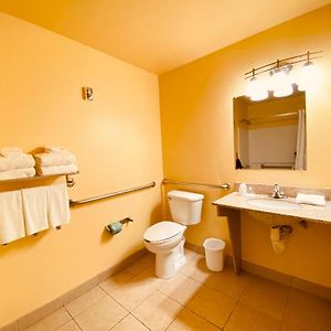 Efficiency Queen Room Mobility accessible