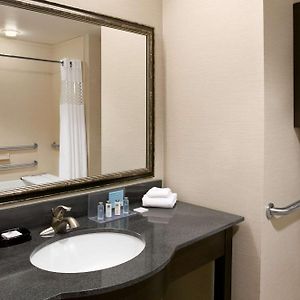 Two Queen Bed Hearing Accessible Tub