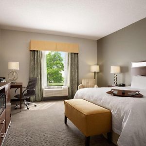King Room Accessible Tub Mobility Hearing Access or Non-Smoking