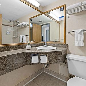 Lower Floors Queen Room Mobility accessible