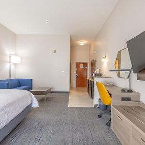 One-Bedroom King Suite