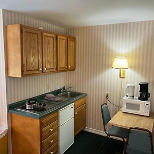 Efficiency Queen Room