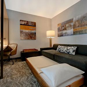 Queen Suite Mobility accessible