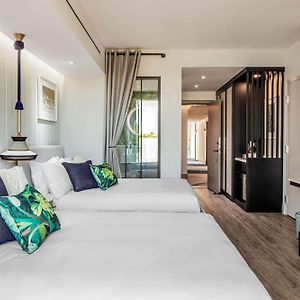Premier Queen Room