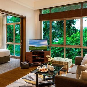 Superior One-Bedroom Apartment