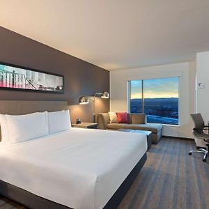 Upper Floors King Room