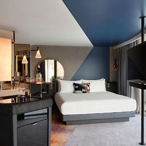 King Studio Suite
