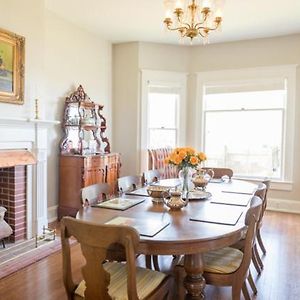 Clifton House - Panorama - Queen Suite, Sleeps 4, River Views