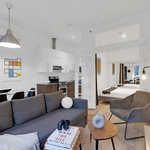Superior One-Bedroom Apartment