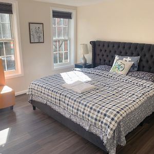Sweet Bedroom Located Central Of Downtown