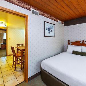 Queen Suite