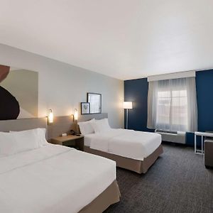 Queen Room Two Queen Beds Bath Tub Mobility Access