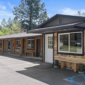 Lake Village Lodge