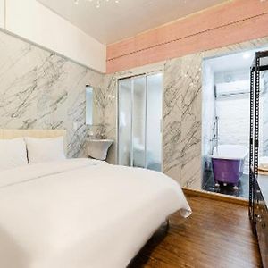 Premium King Room