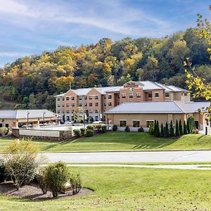 Best Western Plus Franciscan Square Inn & Suites Steubenville