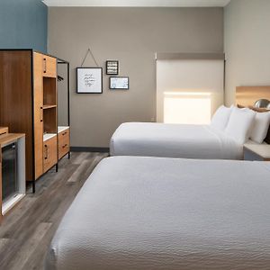 Tradition Queen Room