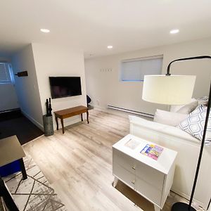 Small Private Studio At Kitsilano Beach