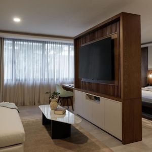 Superior King Suite