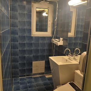 Twin Room Shower