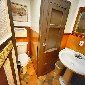 Economy Shared Bathroom Queen Room
