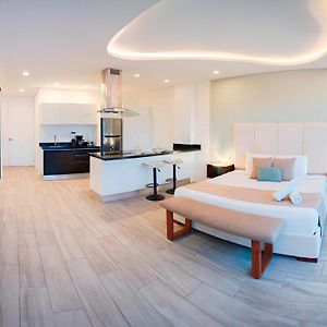 Standard Queen Suite