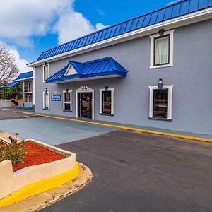 Rodeway Inn & Suites Fort Jackson