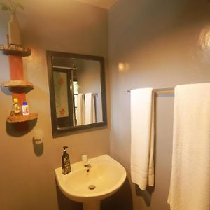 Salon King Suite