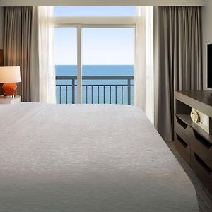 1 King Oceanfront w or Walk Shower
