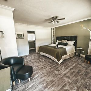 Woody Mountain Bed & Breakfast