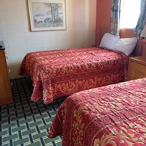 Two Bedroom w or three beds 1 king bed & 2 double beds