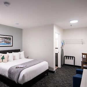 Classic Queen Room