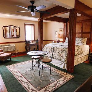 Queen Room Spa Bath