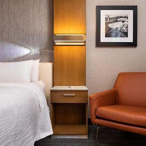 King Room Mobility or hearing accessible