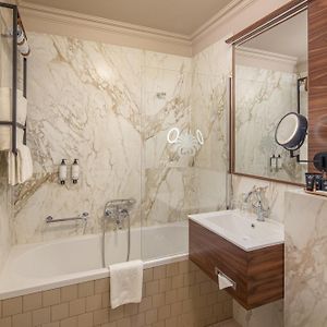 Family Two-Bedroom King Suite