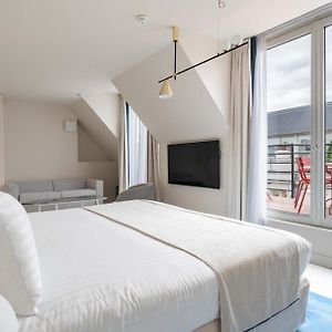 Privilege Room