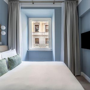 Medium King Room