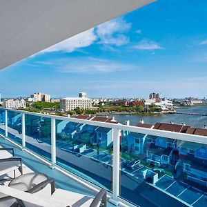 One-Bedroom King Suite