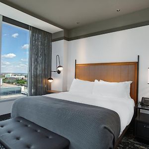 Corner King Suite