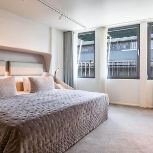 One-Bedroom King Suite