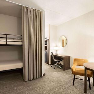 Suite King Bed Two Bunk Beds Non-Smoking