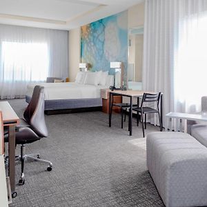 Corner King Suite