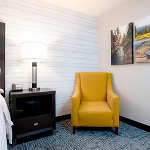 Queen Room Two Queen Beds Hearing Access or Non-Smoking