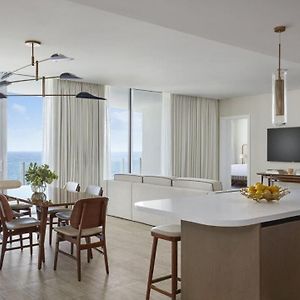 Ocean-View Two Bedroom Residential Suite King Two Queens